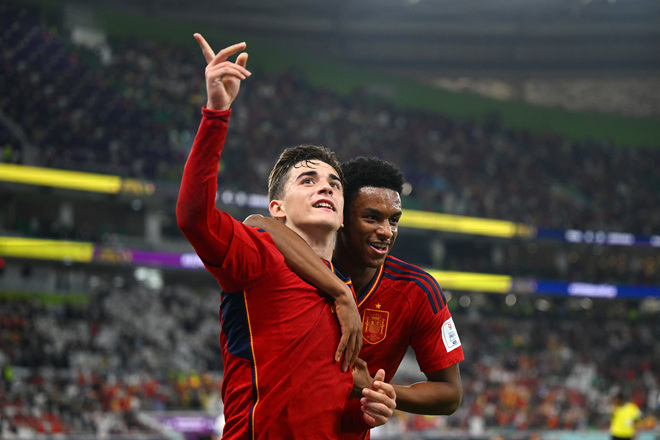 希少 レア【即購入可】2022カタールW杯 スペイン代表 ♯9 ガビ Lサイズ