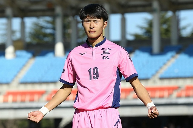 日大藤沢の森重陽介は、むしろ“四刀流”!? 清水加入内定の規格外FWが