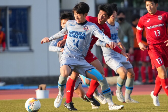 聖和学園　サッカー　シャツ 選手権予選]ドリブルと体幹で掴んだエース番号「14」、聖和学園MF二ツ