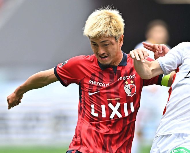 主審を睨むなんて伝説に残る」鈴木優磨のゴールパフォが中国でも話題