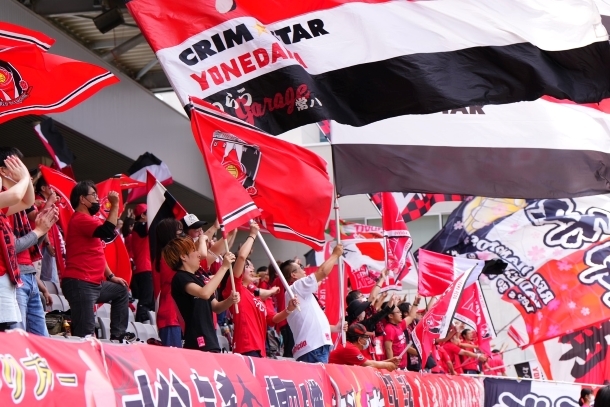 勝てば悲願のリーグ初制覇！アウェーながら浦和Lの応援席が大