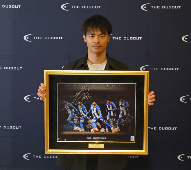 有名選手のサインを集め、楽しんでいました」コレクター気質の三笘薫が