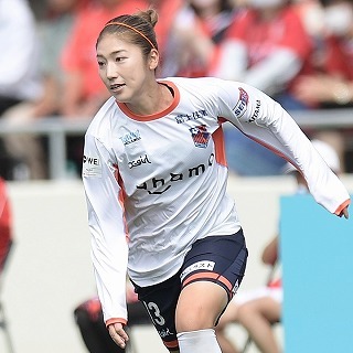 恥ずかしいからあんまり見ないでね」大宮V・仲田歩夢がリゾート満喫