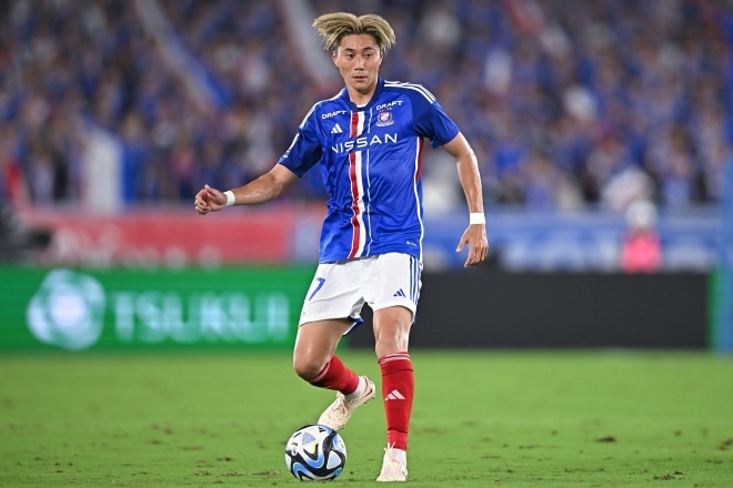 エモ過ぎて泣きそう」マリノス松原健、J1通算200試合記念セレモニーで