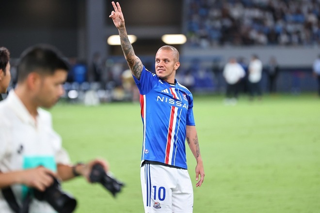 別れのために取っておいた一枚」広島移籍のM・ジュニオール、横浜加入