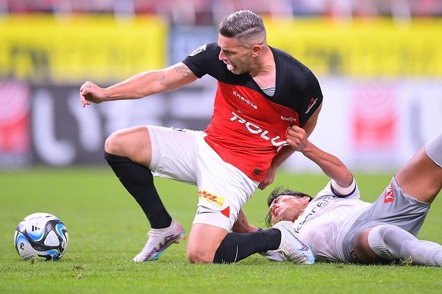 ひっでぇな」浦和リンセンの“ノーPK”判定にファン騒然！「何のために