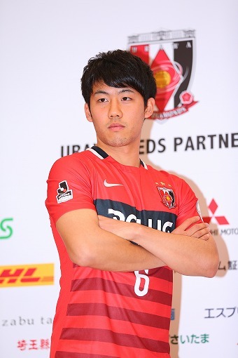 浦和 坪井慶介 阿部勇樹 そして あの人 遠藤航が加入記者会見の場で語った 影響を受けた 名手たち サッカーダイジェストweb