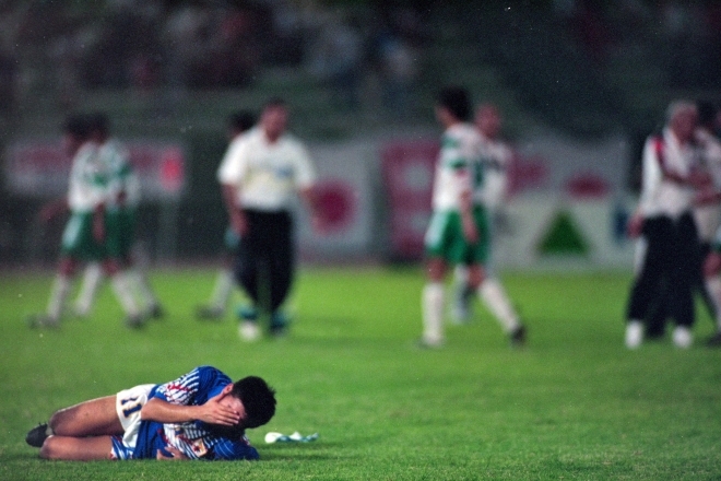 adidas ドーハの悲劇 30年前の今日、いかにして「ドーハの悲劇」は起きたのか――。オフト監督