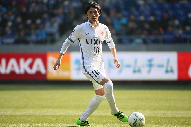 40 割引 超特価sale開催 元鹿島アントラーズ 柴崎岳選手サイン入りキャプテンマーク白 サッカー フットサル スポーツ レジャー Www Vasimimile Com