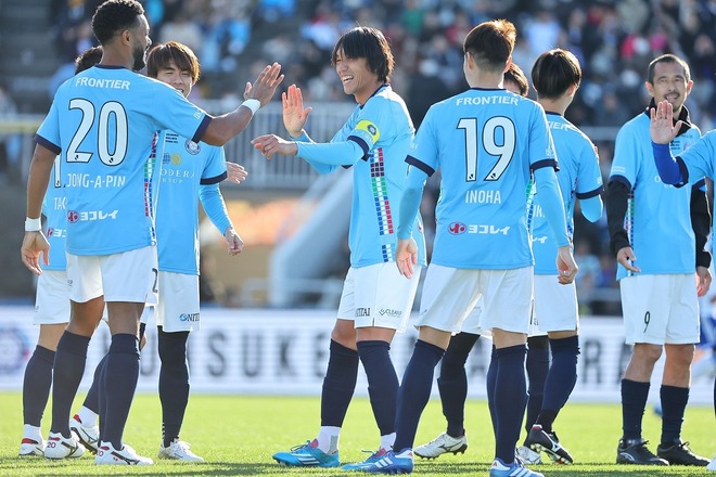 中村俊輔4点セット 中村俊輔「日本代表の伝説」8選】03年「対フランス戦」で決めた直接FK