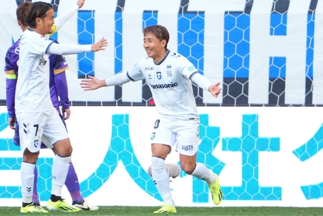 ガンバ大阪　吹田スタジアムこけら落としマッチ　クリスタル　記念ブレスレット付き かんち on X: 