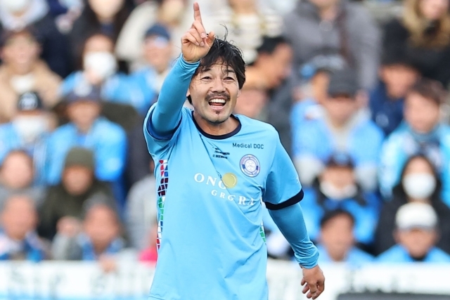 中田英寿さんの直筆サインTシャツ SAMURAI BLUE オフィシャル