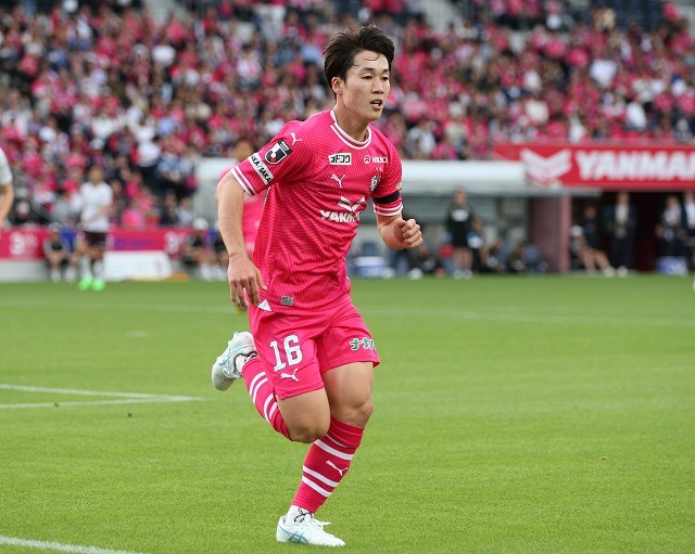 セレッソ大阪 奥田勇斗 サイン入練習着 C大阪来季加入内定の桃山学院大DF奥田勇斗が会見「心はもう