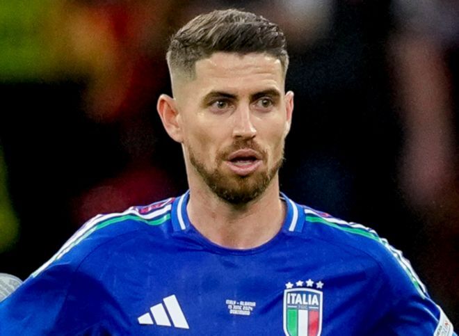 イタリア代表 ジョルジーニョ 8 EURO 2020 イタリアMFジョルジーニョの長い旅。批判を浴び続けた過去から