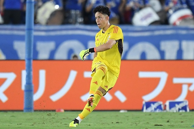 プロ20年目で到達したJ1通算300試合。マリノス38歳GK飯倉大樹が感慨