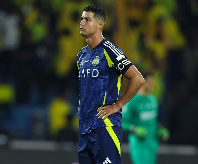 居眠りするな！ 惨敗で同僚を揶揄、表彰式欠席のC・ロナウドに批判殺到