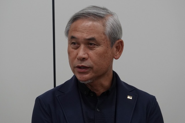サッカーなでしこ代表監督、佐々木則夫直筆サイン入りユニ