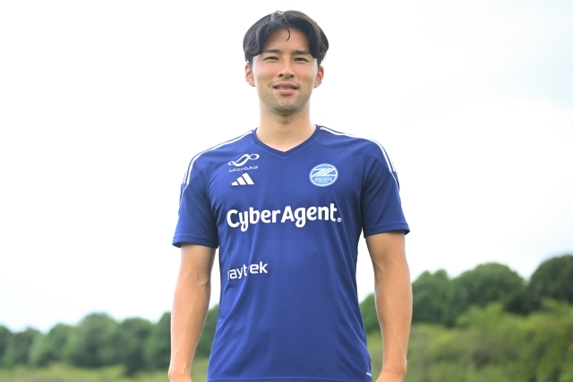 MOM982]柏U-18MF中山雄太(2年)_「前で勝負」トップチーム