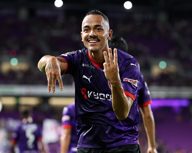 なんて良い人だ」治療中の相手選手に見せた京都ラファエル・エリアスの