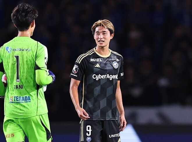 サッカー メリットはあるんですか？」物議を醸す町田FWの“ボールに水かけ”。率直