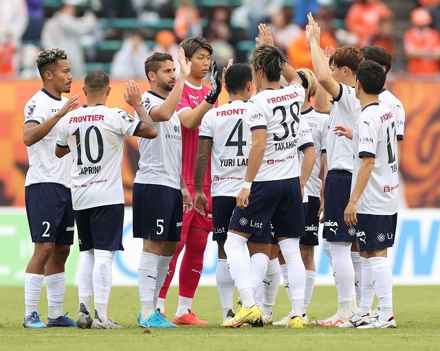横浜FC 選手支給品　2014 ピステ上下　5 横浜FC 選手支給品 2014 ピステ上下 5 - メルカリ