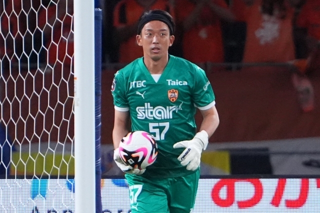 正直あまり変わらない」町田の“PKボール水かけ”にGK権田修一が私見