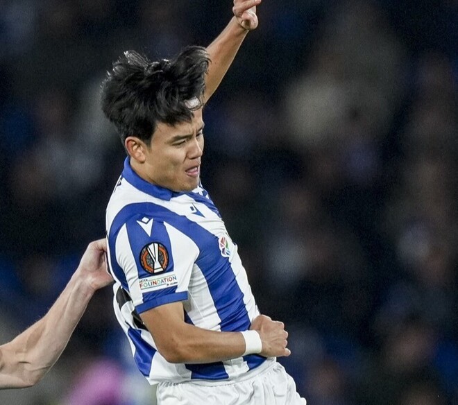 久保建英選手が得点を決めた時のボール 抜き出し - サッカーボール