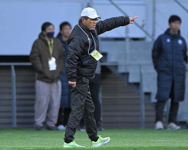 前橋育英高校サッカー部 ジップアップジャケット 前橋育英高校サッカー部 ジップアップジャケット 前橋育英高校サッカー