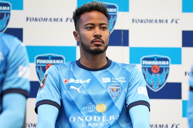 横浜FC 鈴木武蔵 サイン入り支給品ユニフォーム上下 横浜FC 鈴木武蔵