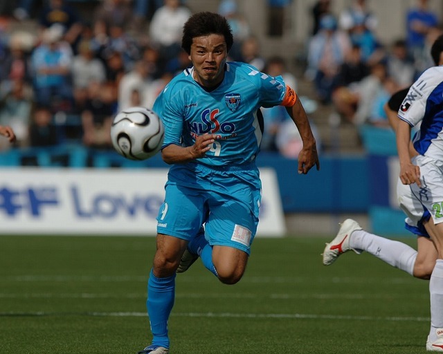 練習中に飲むの!? 試合翌日のリカバリーでまさかの光景。城彰二が手に