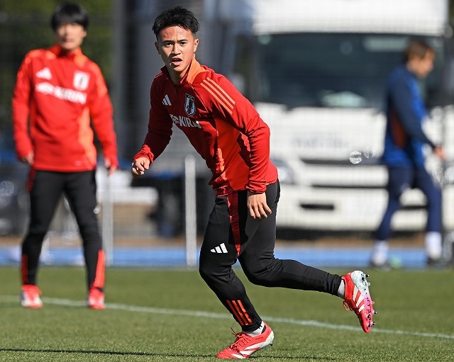 さっかーしょーけん 乱闘騒ぎの裏で…輝いた長身CBの