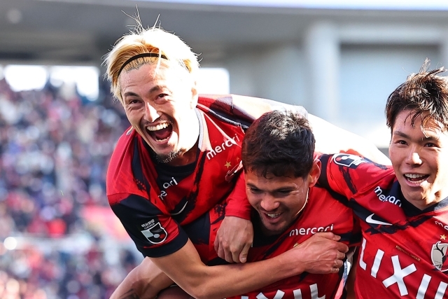 鹿島アントラーズ　鈴木隆行選手直筆サイン入り集合写真 2025年最新】鈴木隆行 サインの人気アイテム - メルカリ