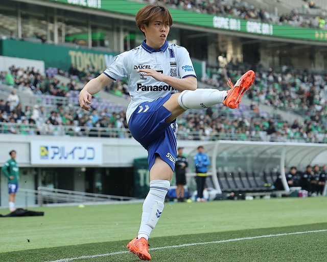 ガンバ大阪 アウェイ抽選会　２等　紙巻タンブラー　満田誠 満田選手の本日分のユニフォームは完売となりました」ガンバに新