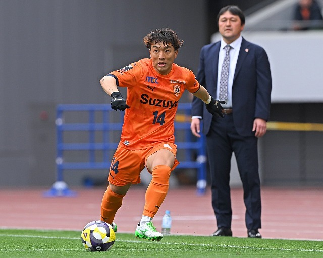 清水エスパルス☆オフィシャルトレーディングカード☆直筆サイン☆山原怜音選手 山原怜音 自筆サイン入りカード 14 DF 清水エスパルス - メルカリ
