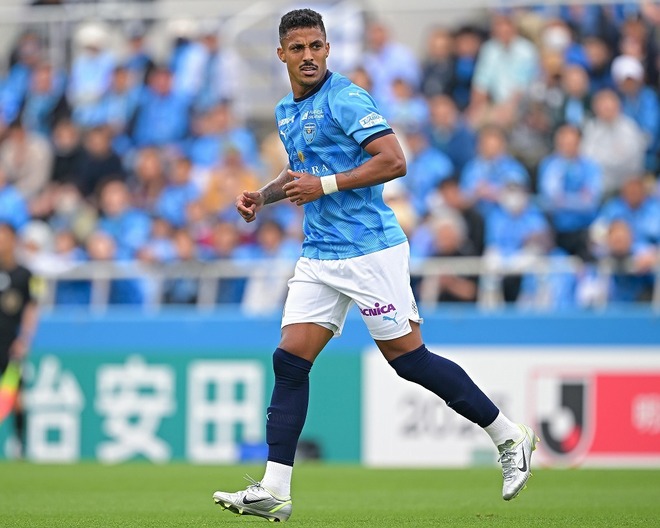 横浜FC ルキアン選手　サイン ルキアン | 2023 | 横浜FCオフィシャルウェブサイト