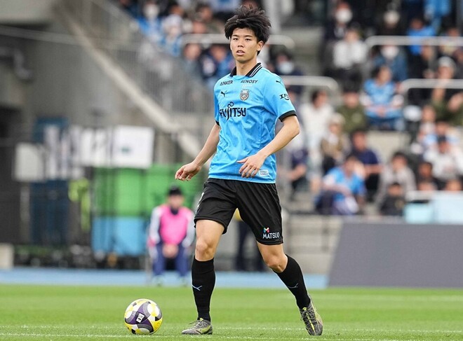 冨安より多才」「日本人は常に注目だ」20歳の日本代表DFに海外驚嘆