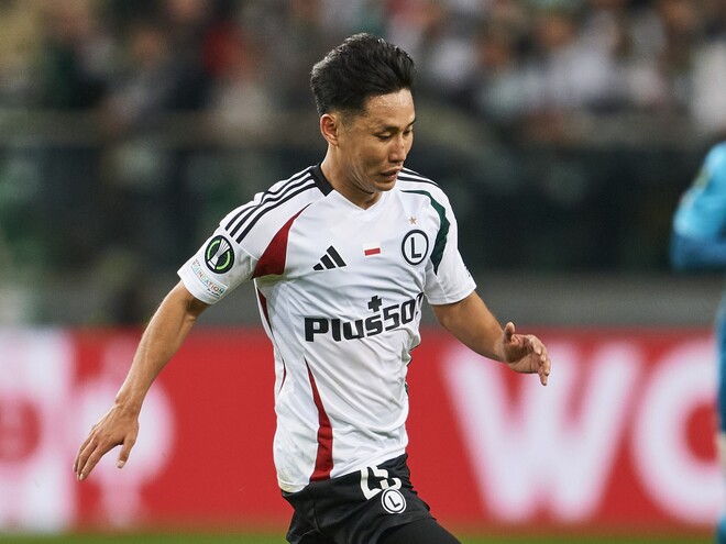 才能の片鱗を見せつけた」「観客を魅了」欧州で技ありの股抜き弾を決め