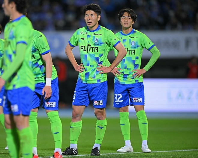 鈴木 淳之介(湘南ベルマーレ 背番号5) - Jリーグ 選手名鑑