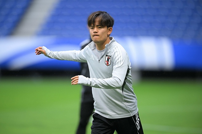 久保建英選手が得点を決めた時のボール
