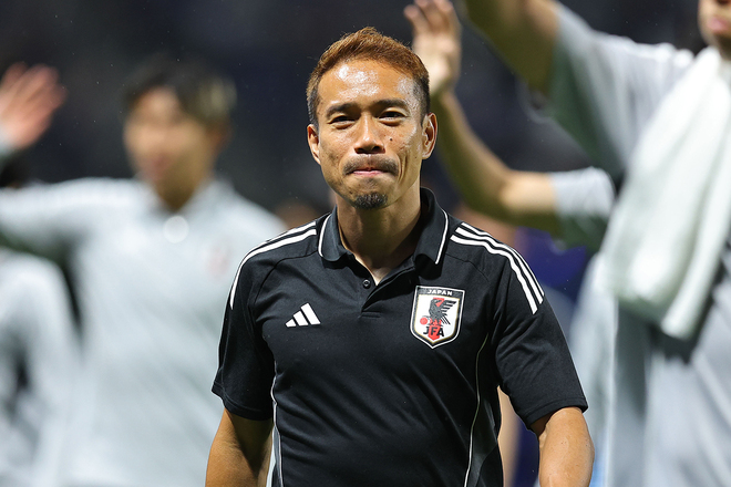 日本代表選出の是非】W杯最終予選“全試合ベンチ外”の長友佑都を