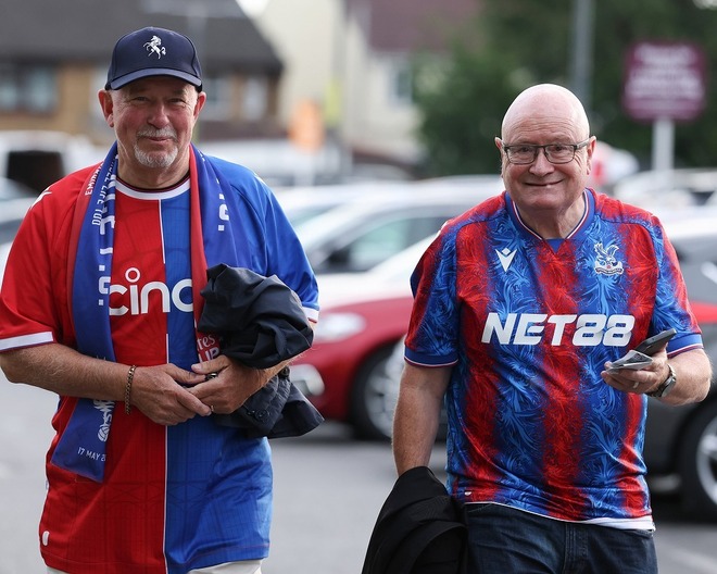 【正規品】クリスタルパレス　フラミニ　ユニフォーム crystal-palace-2018-19-jersey-
