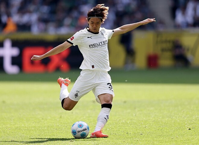 ルーカス・フラデツキー直筆サイン入り超大型写真…フィンランド代表サッカー選手 Amazon.co.jp: ルーカスフラデツキー直筆サイン入り超大型写真