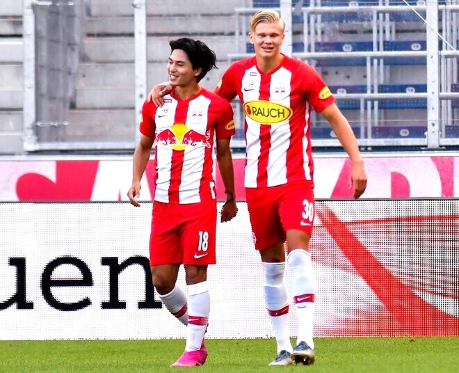 流石に反則級の可愛さ」「ちょっと感動」南野拓実を発見！急いで