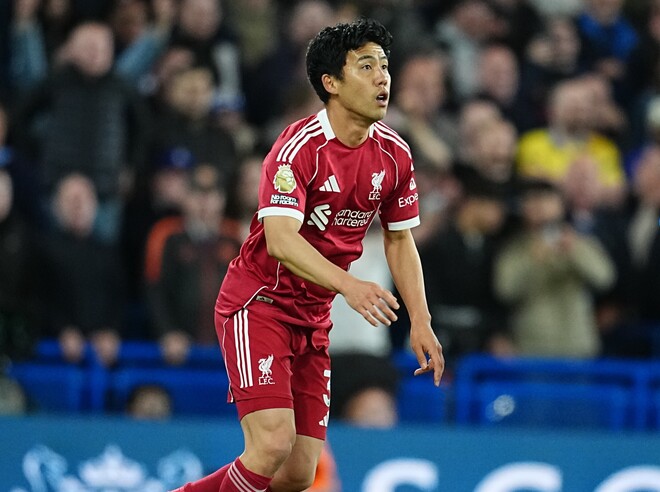 リバプール　遠藤航選手　サイン入り　サッカースパイク リバプール 遠藤航選手 サイン入り サッカースパイク - メルカリ