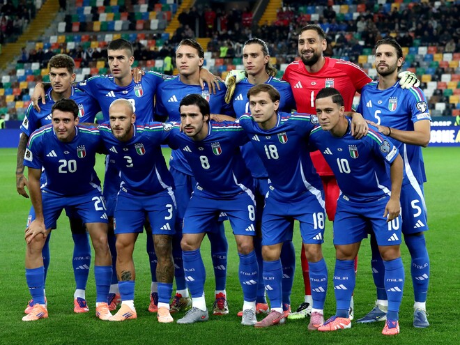 圧倒的にかっこいい」「90年代を思わせる」イタリア代表の新ユニホーム