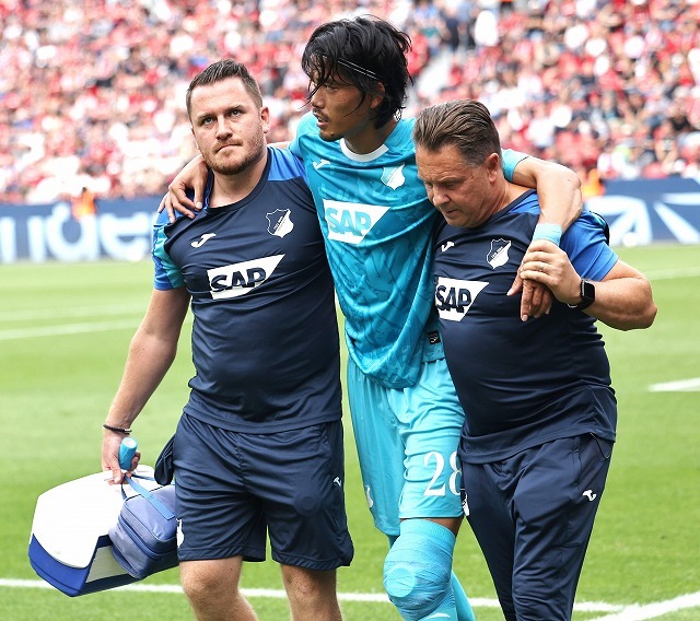 ブンデスデビュー戦で大怪我を負った日本代表DFはW杯に間に合う？ 本人