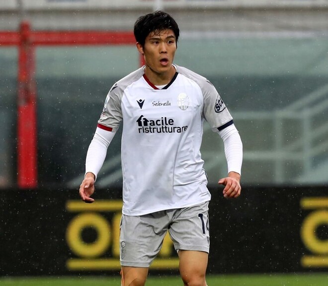 タグ付き　冨安　ボローニャ　日本代表　イタリア　サッカー　Tシャツ　アヤックス タグ付き ボローニャ ユニフォーム 冨安 アーセナル Tシャツ 古着