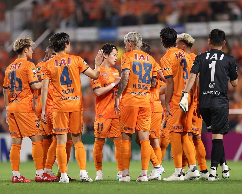 エスパ新ユニ「超かっこいい！」。デザインコンセプトは「HEAT OF FOOTBALL」。「配色いいな」「早く選手が着ているのみたい」などの声