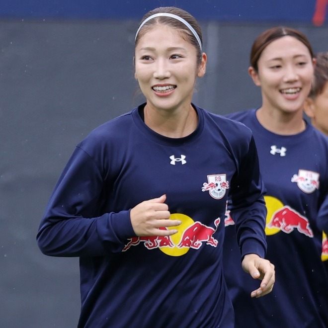 メチャメチャ可愛い！」WEリーガー仲田歩夢が初公開した“髪ばっさりの