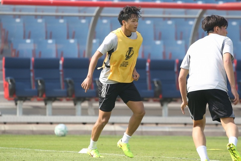 清水から世界へ――高卒１年目からJ１で13試合出場の嶋本悠大はU-23アジア杯で飛躍を遂げられるか。秋葉前監督への想いも【現地発】
